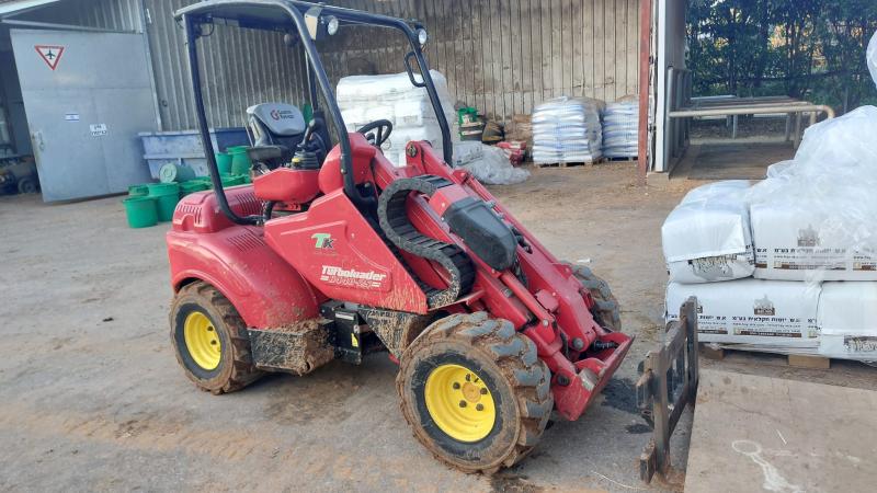 א.ב. מנשה טרקטור מיני כף