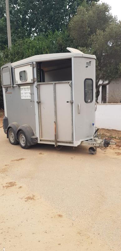 חוות חניאל גידול אילוף והובלת סוסים